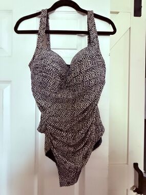 Black and White Patterned One-Piece Swimsuit - Supportive Ruched Fit